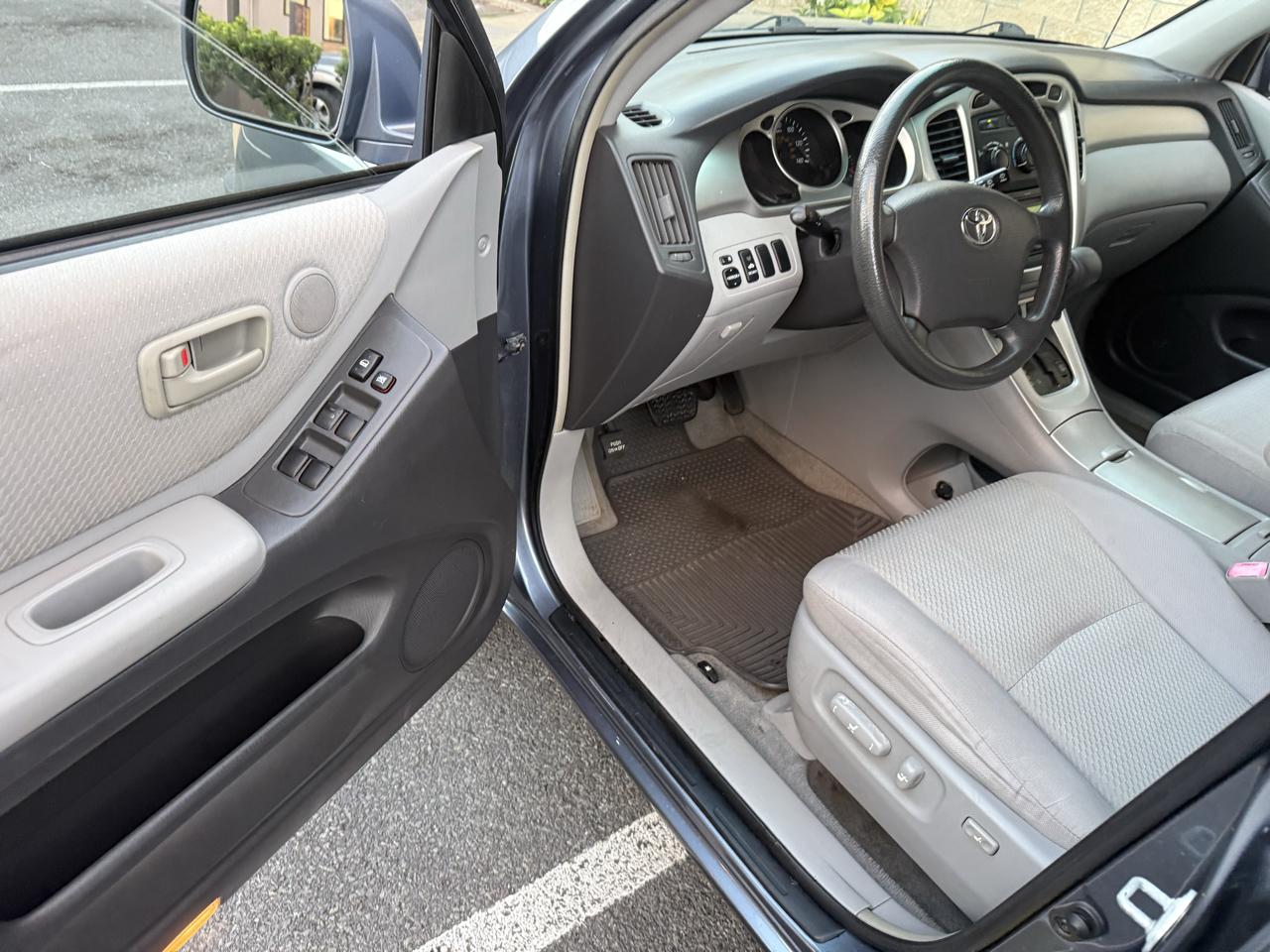 Toyota Highlander V6 2WD 2004