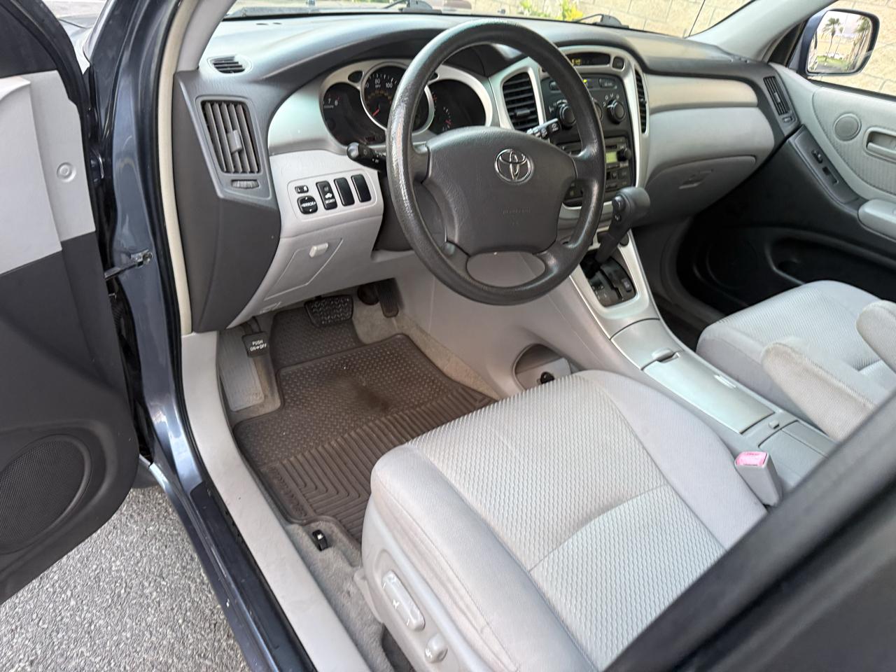 Toyota Highlander V6 2WD 2004