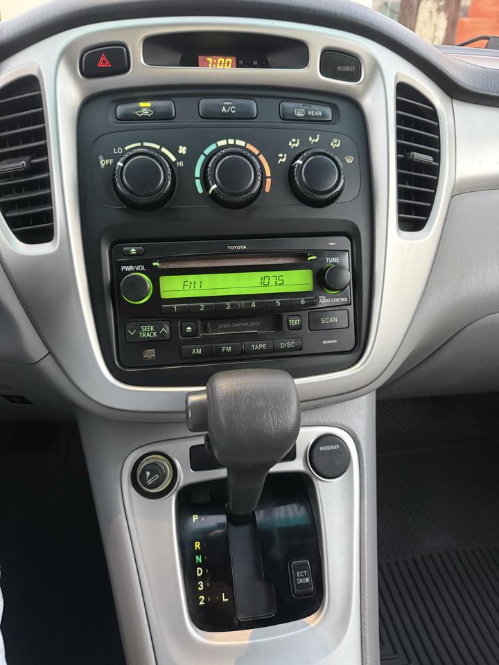 Toyota Highlander V6 2WD 2004