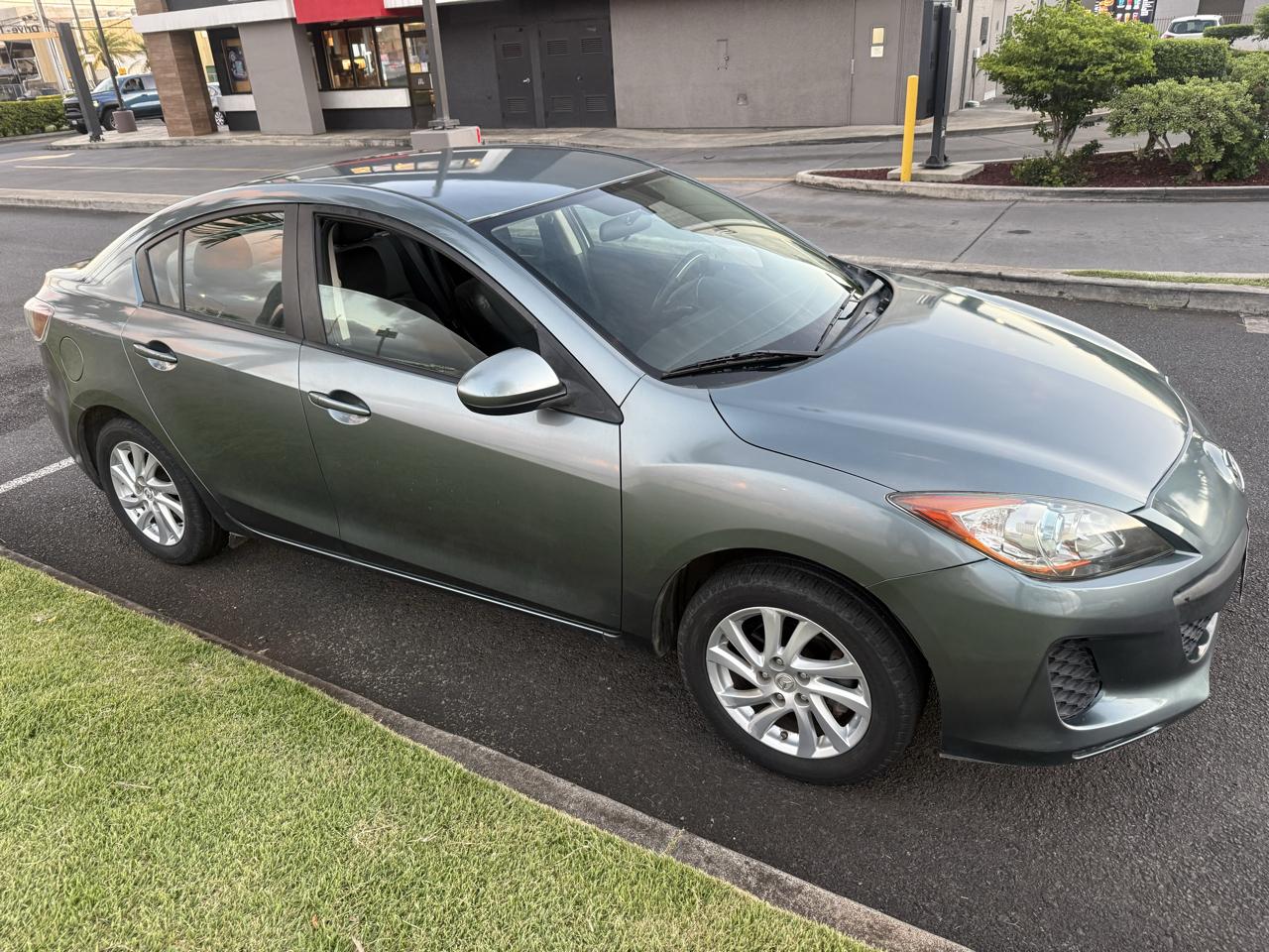 Mazda MAZDA3 i Touring 4-door 2012