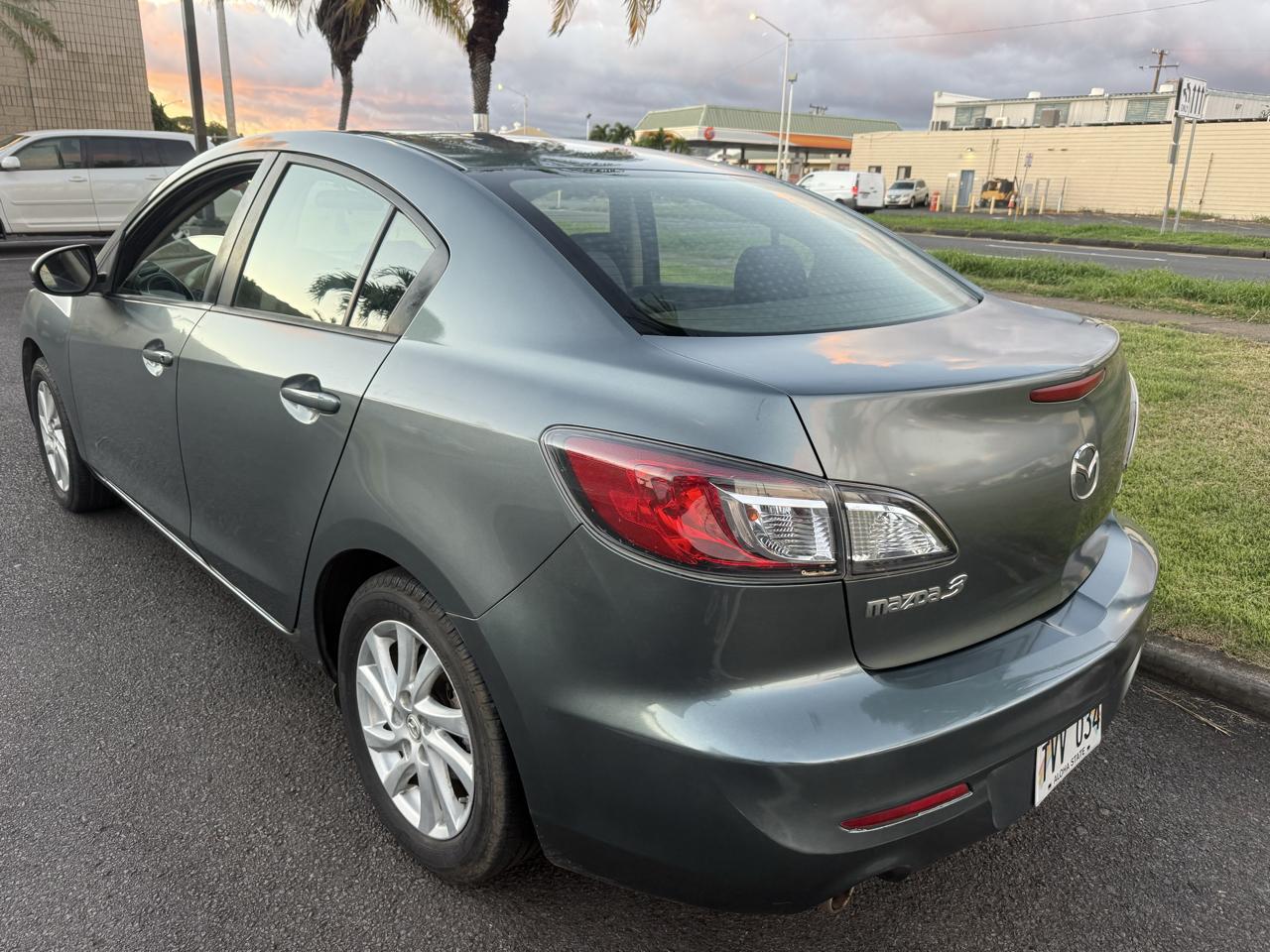 Mazda MAZDA3 i Touring 4-door 2012