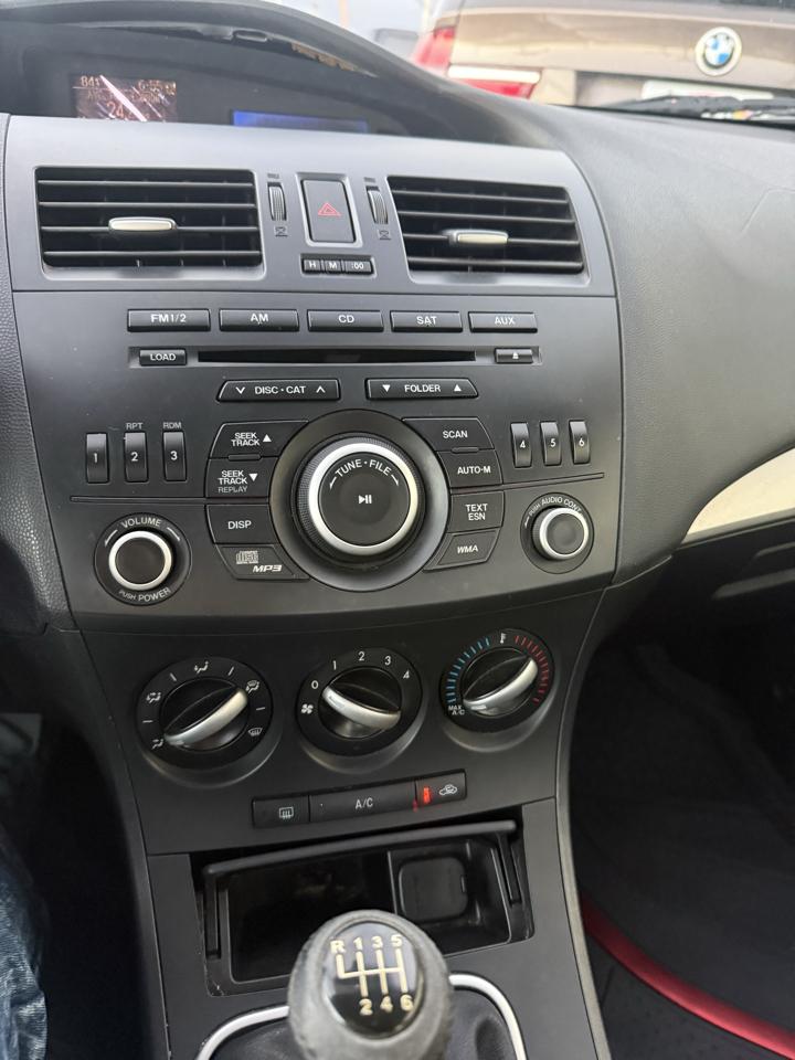 Mazda MAZDA3 i Touring 4-door 2012