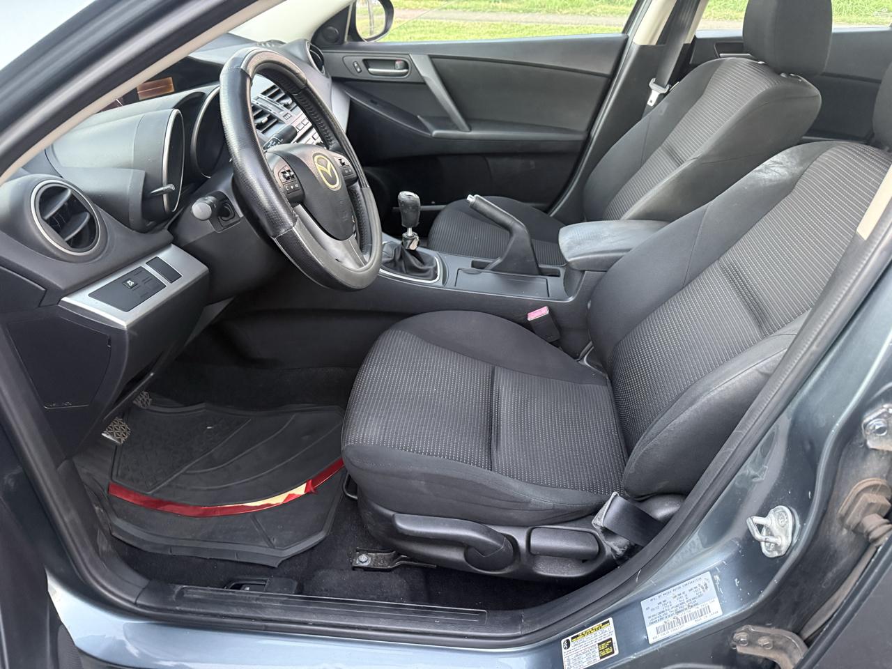 Mazda MAZDA3 i Touring 4-door 2012