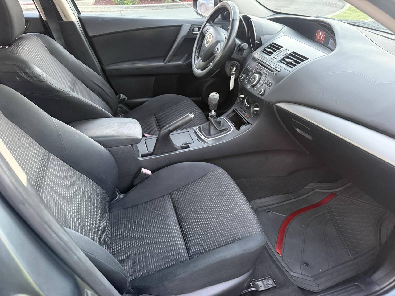 Mazda MAZDA3 i Touring 4-door 2012