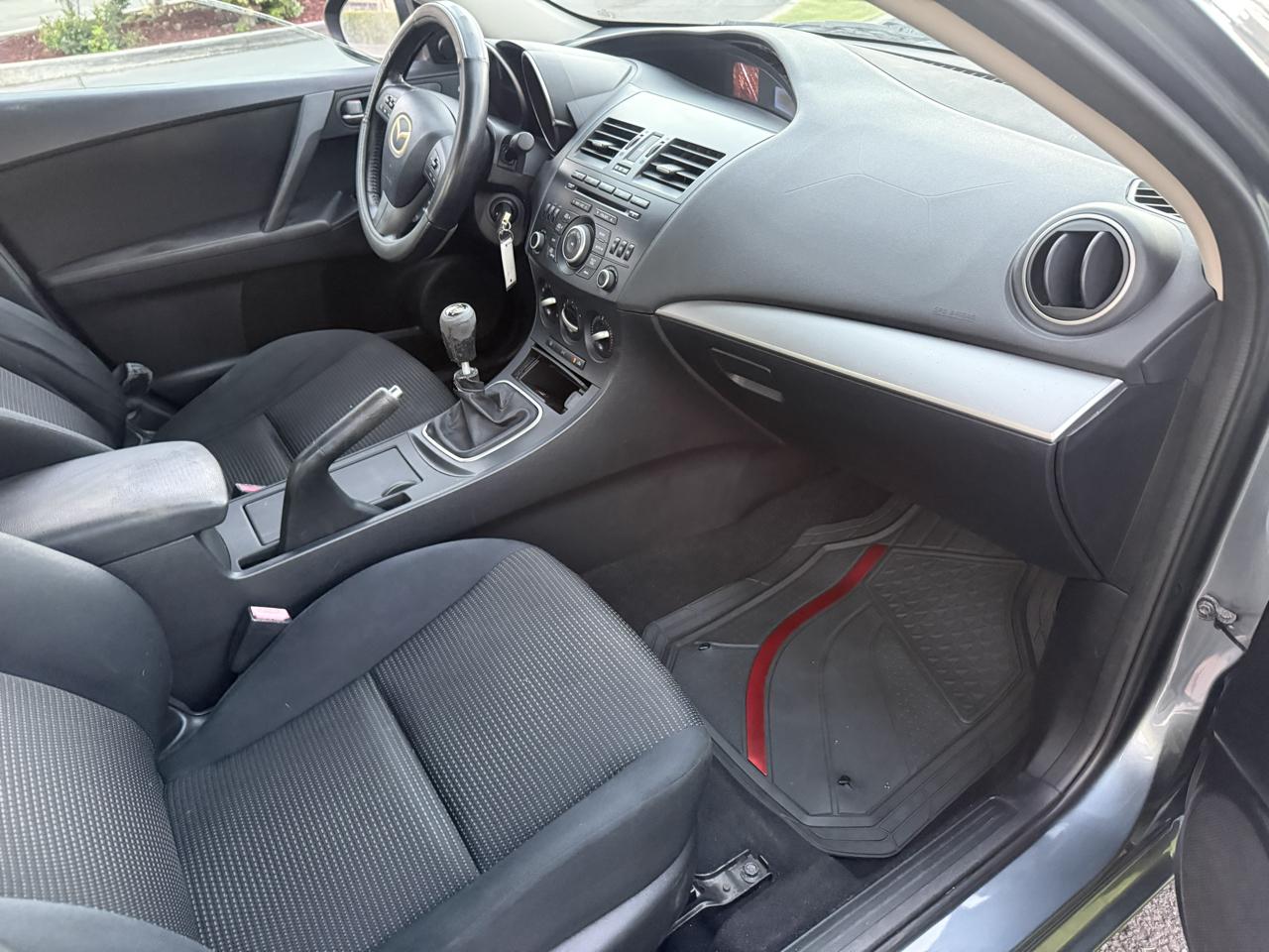 Mazda MAZDA3 i Touring 4-door 2012