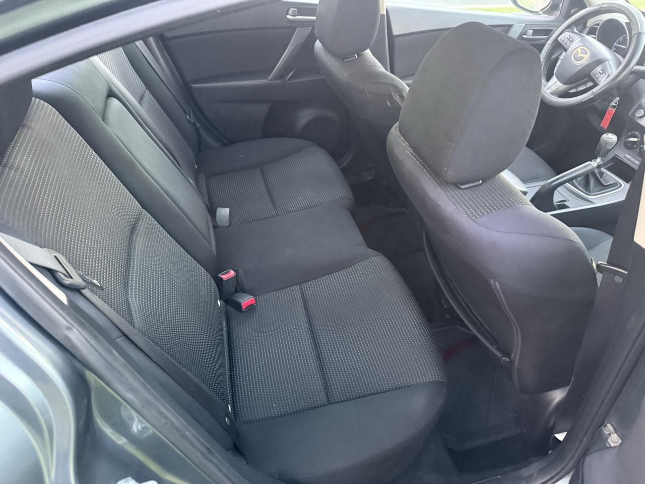 Mazda MAZDA3 i Touring 4-door 2012