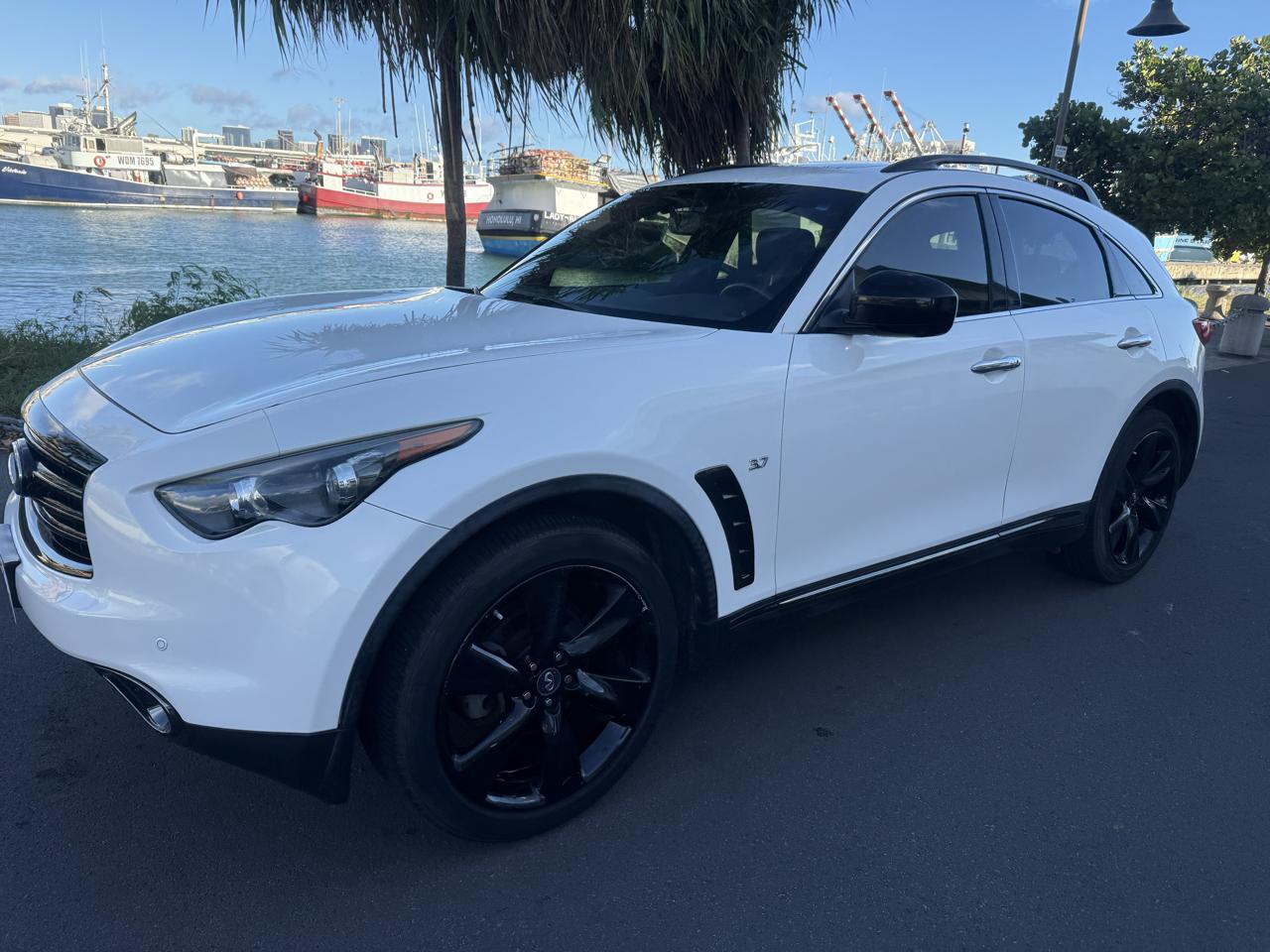 Infiniti QX70 4D SUV RWD V6 2016