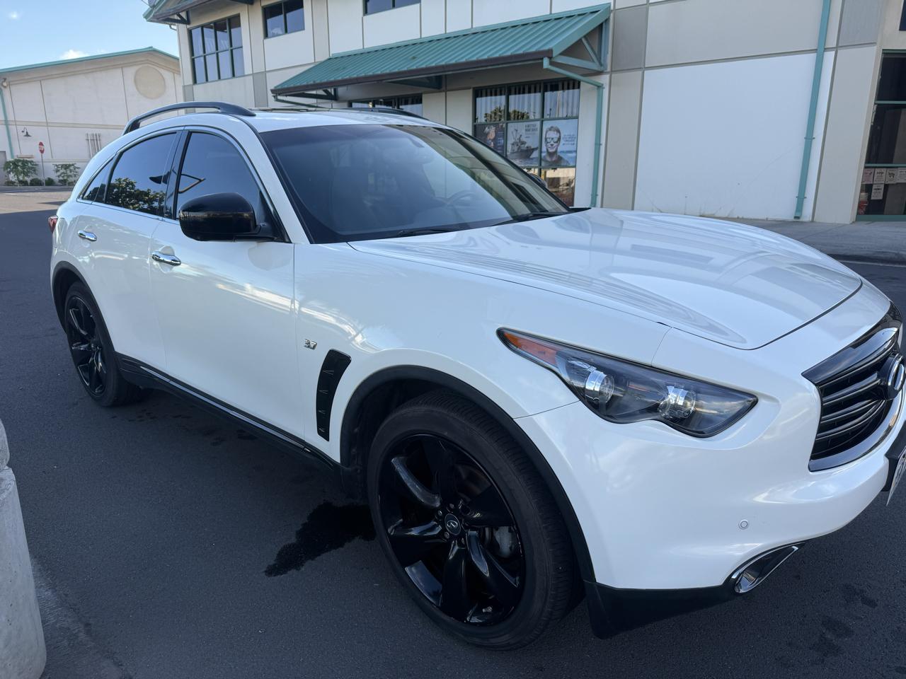 Infiniti QX70 4D SUV RWD V6 2016