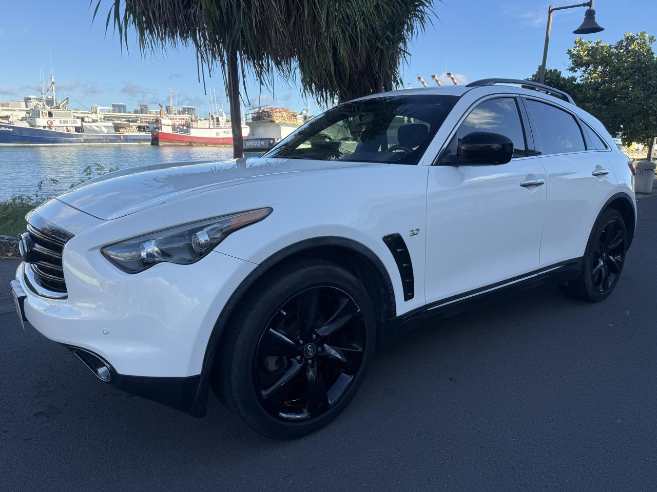 Infiniti QX70 4D SUV RWD V6 2016