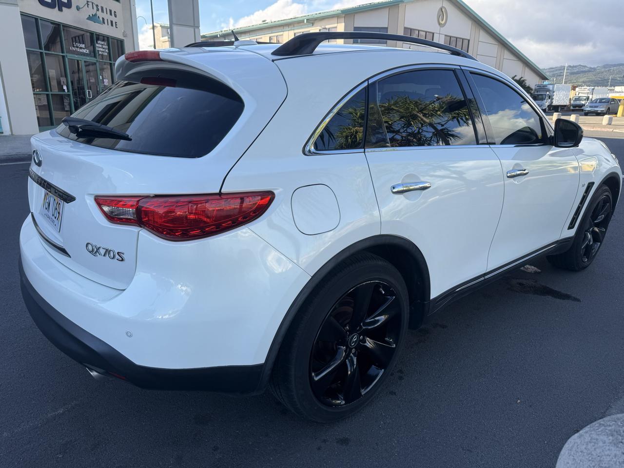 Infiniti QX70 4D SUV RWD V6 2016