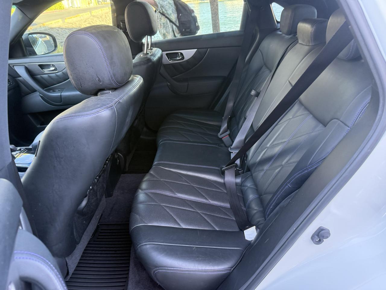 Infiniti QX70 4D SUV RWD V6 2016