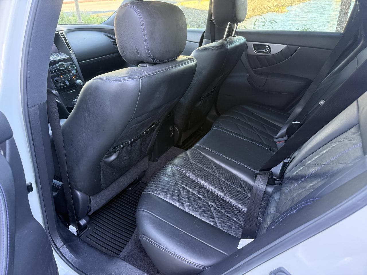 Infiniti QX70 4D SUV RWD V6 2016