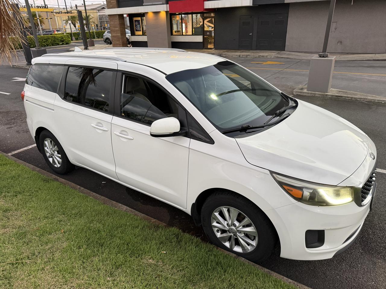 Kia Sedona LX 2016
