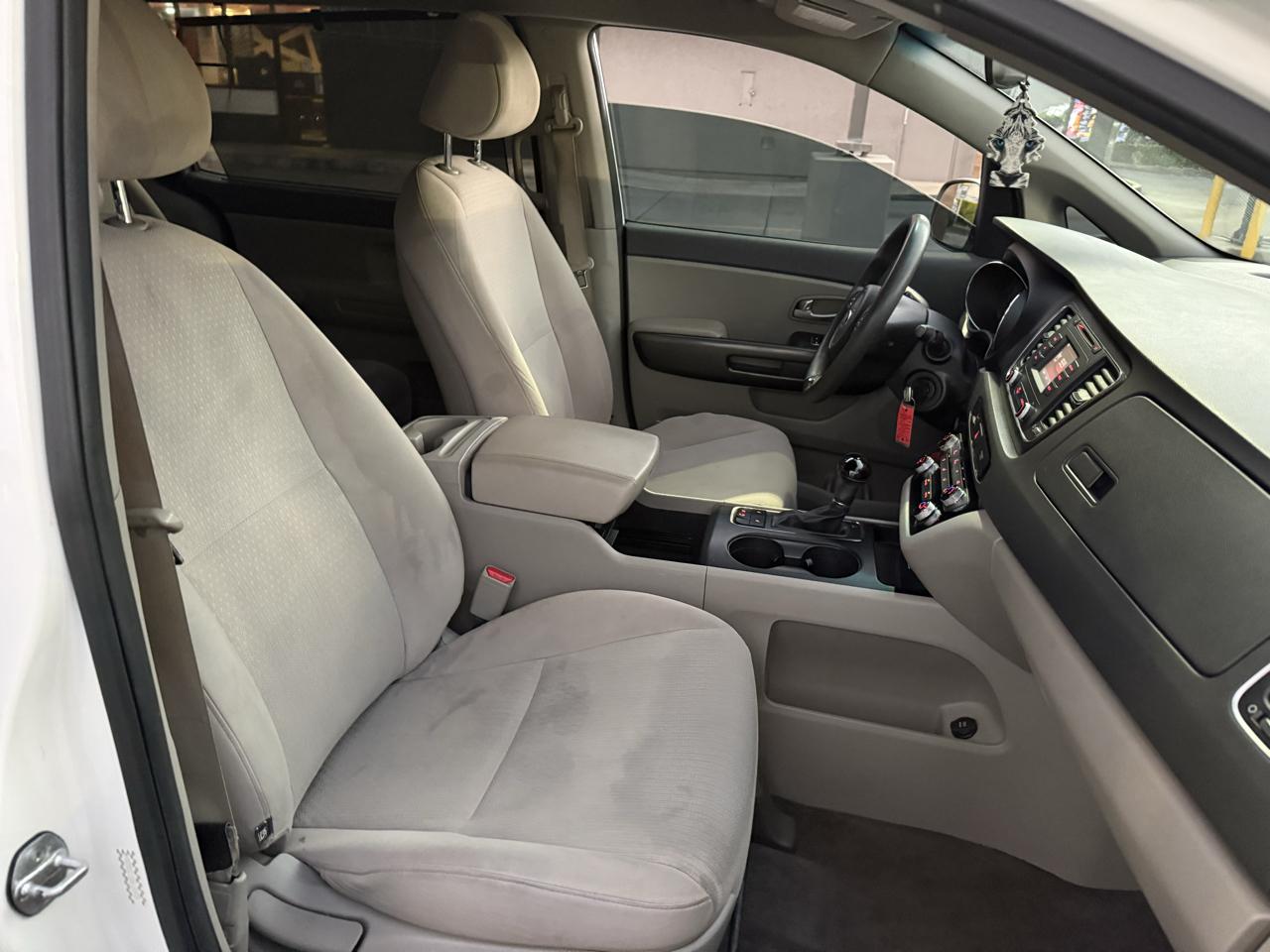 Kia Sedona LX 2016
