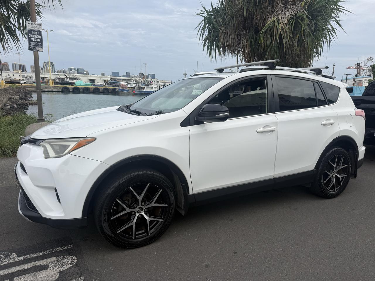 Toyota RAV4 SE 4WD 2016