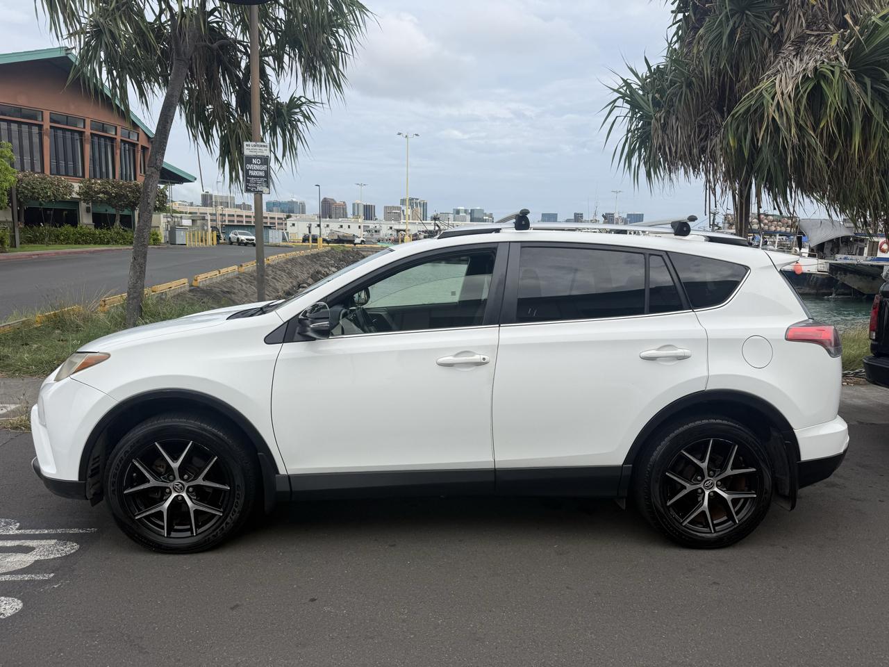 Toyota RAV4 SE 4WD 2016