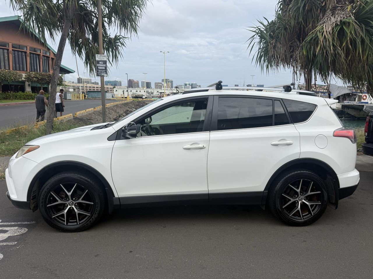 Toyota RAV4 SE 4WD 2016