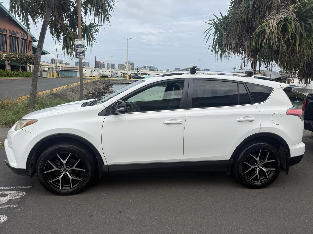 Toyota RAV4 SE 4WD 2016