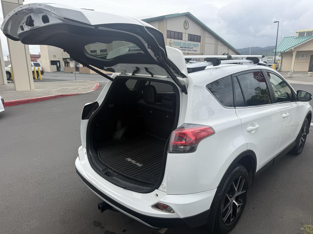 Toyota RAV4 SE 4WD 2016