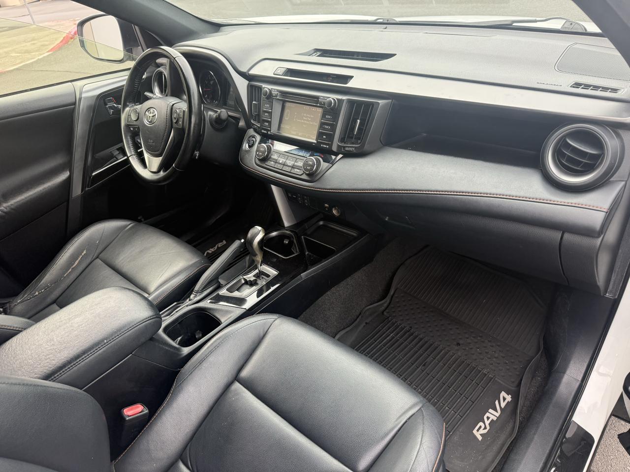 Toyota RAV4 SE 4WD 2016