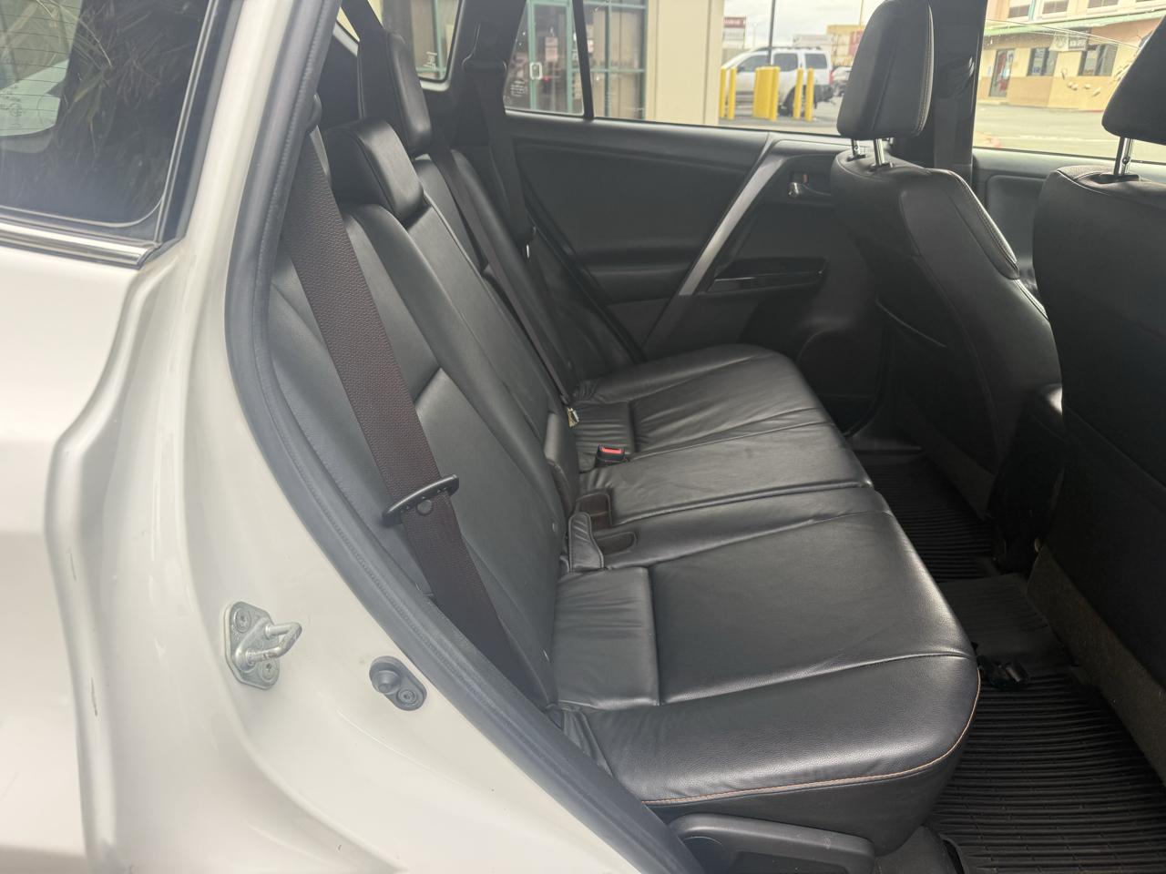 Toyota RAV4 SE 4WD 2016
