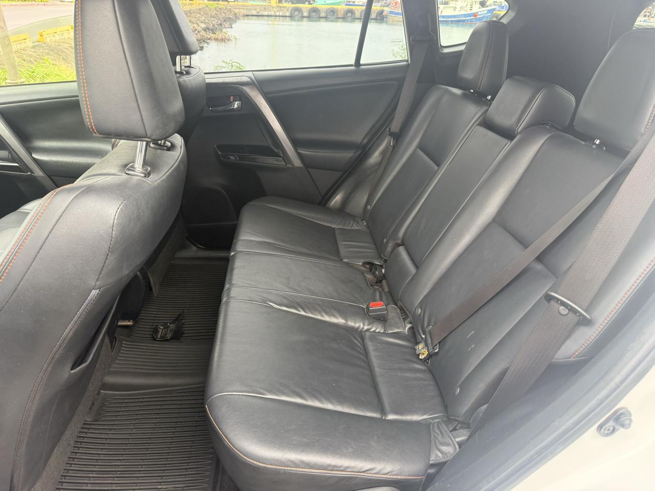 Toyota RAV4 SE 4WD 2016