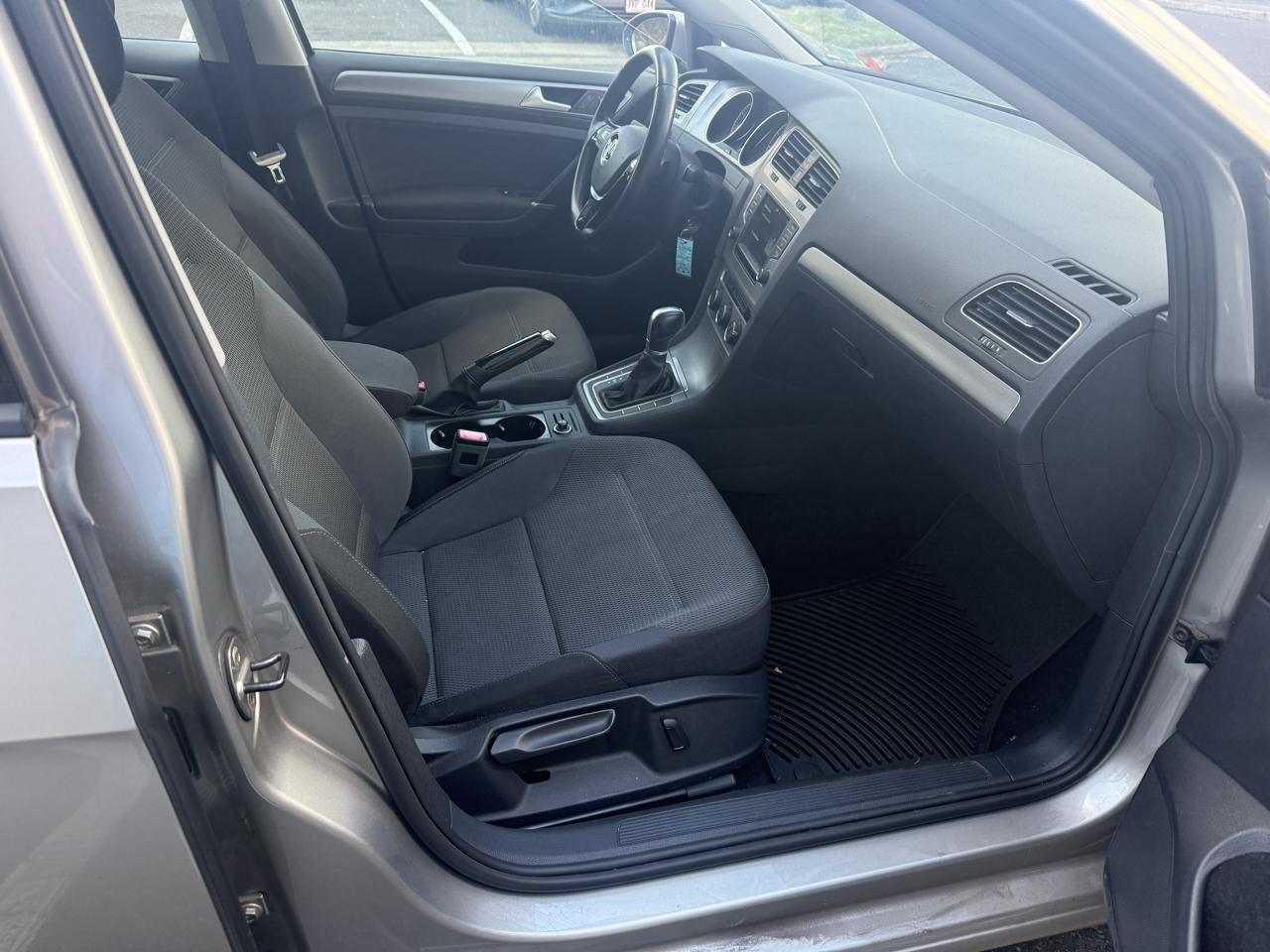 Volkswagen Golf SportWagen TSI SE 6A 2017