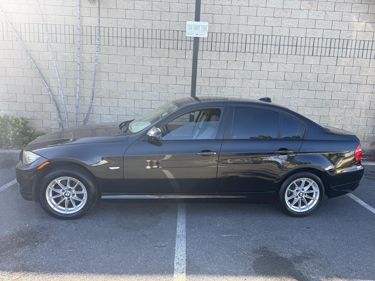 BMW 3-Series 328i SA 2010