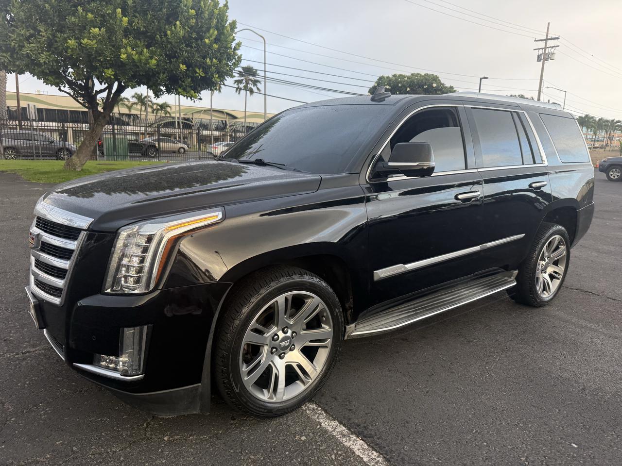 Cadillac Escalade Luxury 2WD 2016