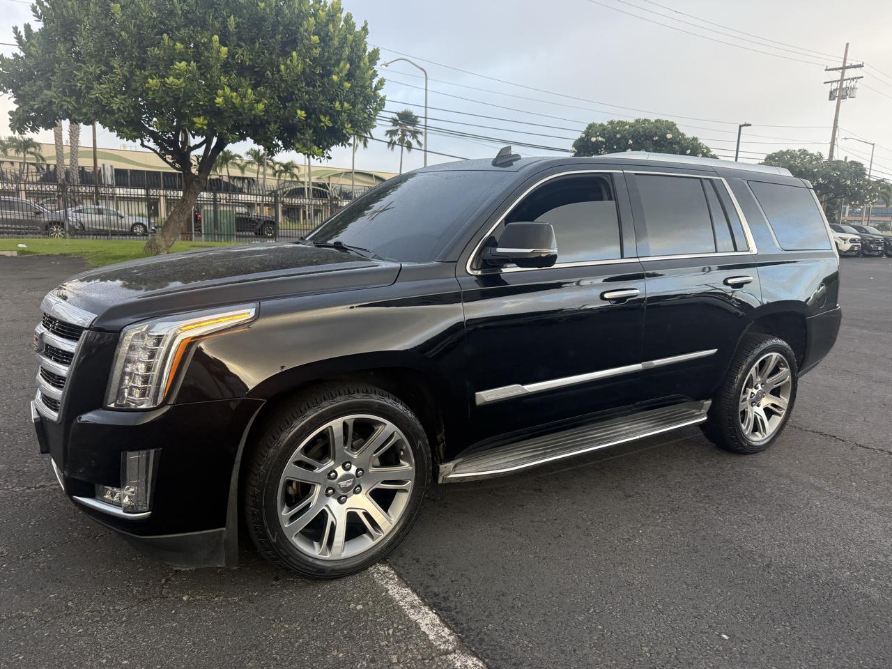 Cadillac Escalade Luxury 2WD 2016