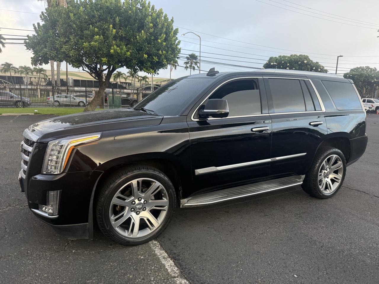 Cadillac Escalade Luxury 2WD 2016