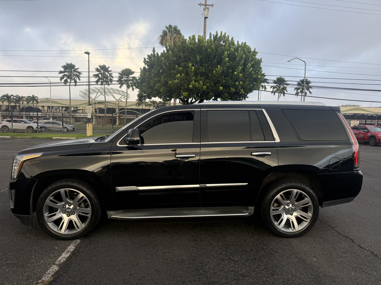 Cadillac Escalade Luxury 2WD 2016