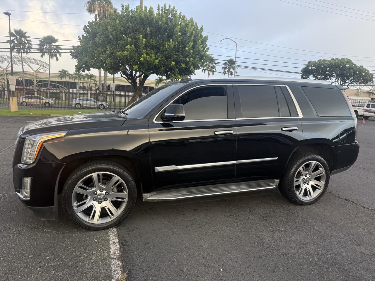 Cadillac Escalade Luxury 2WD 2016