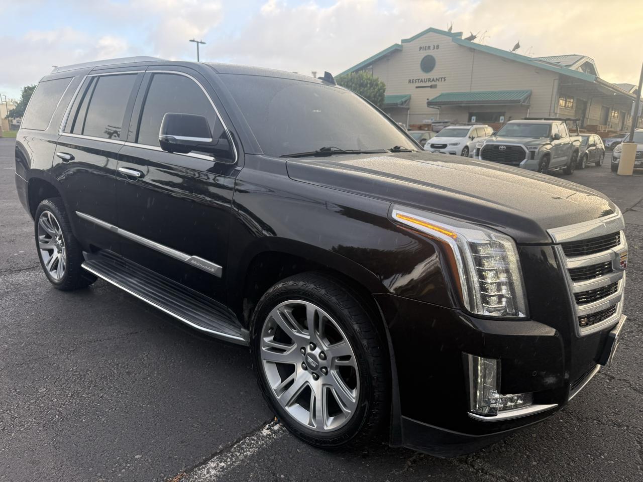 Cadillac Escalade Luxury 2WD 2016