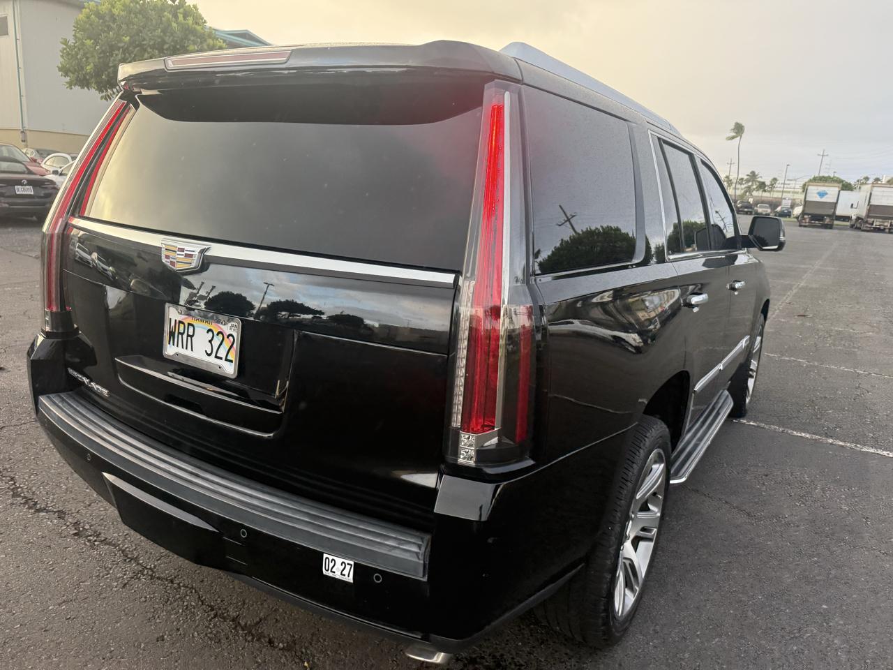 Cadillac Escalade Luxury 2WD 2016