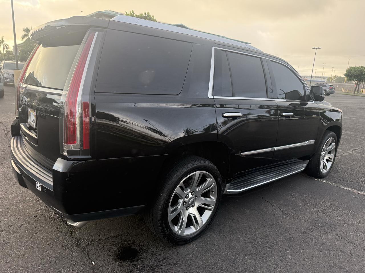 Cadillac Escalade Luxury 2WD 2016