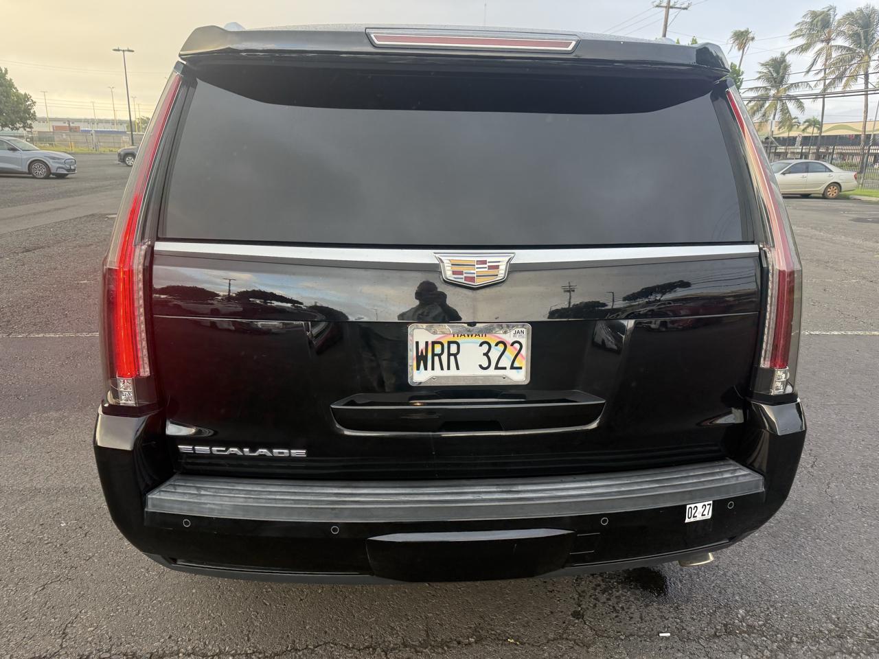 Cadillac Escalade Luxury 2WD 2016