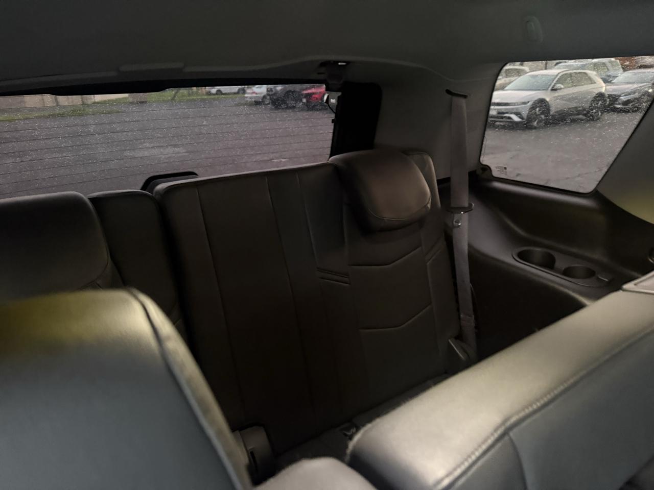 Cadillac Escalade Luxury 2WD 2016