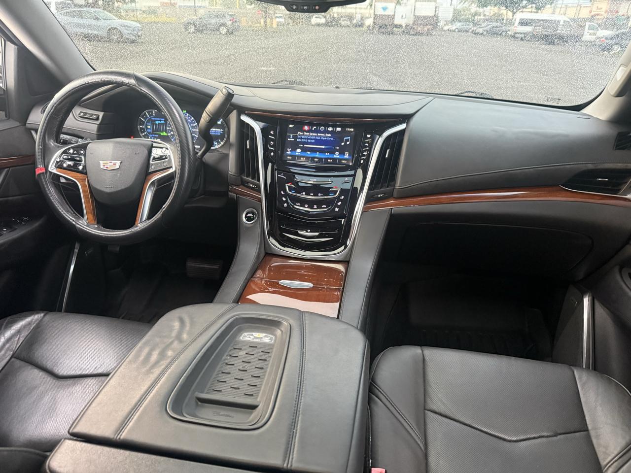 Cadillac Escalade Luxury 2WD 2016