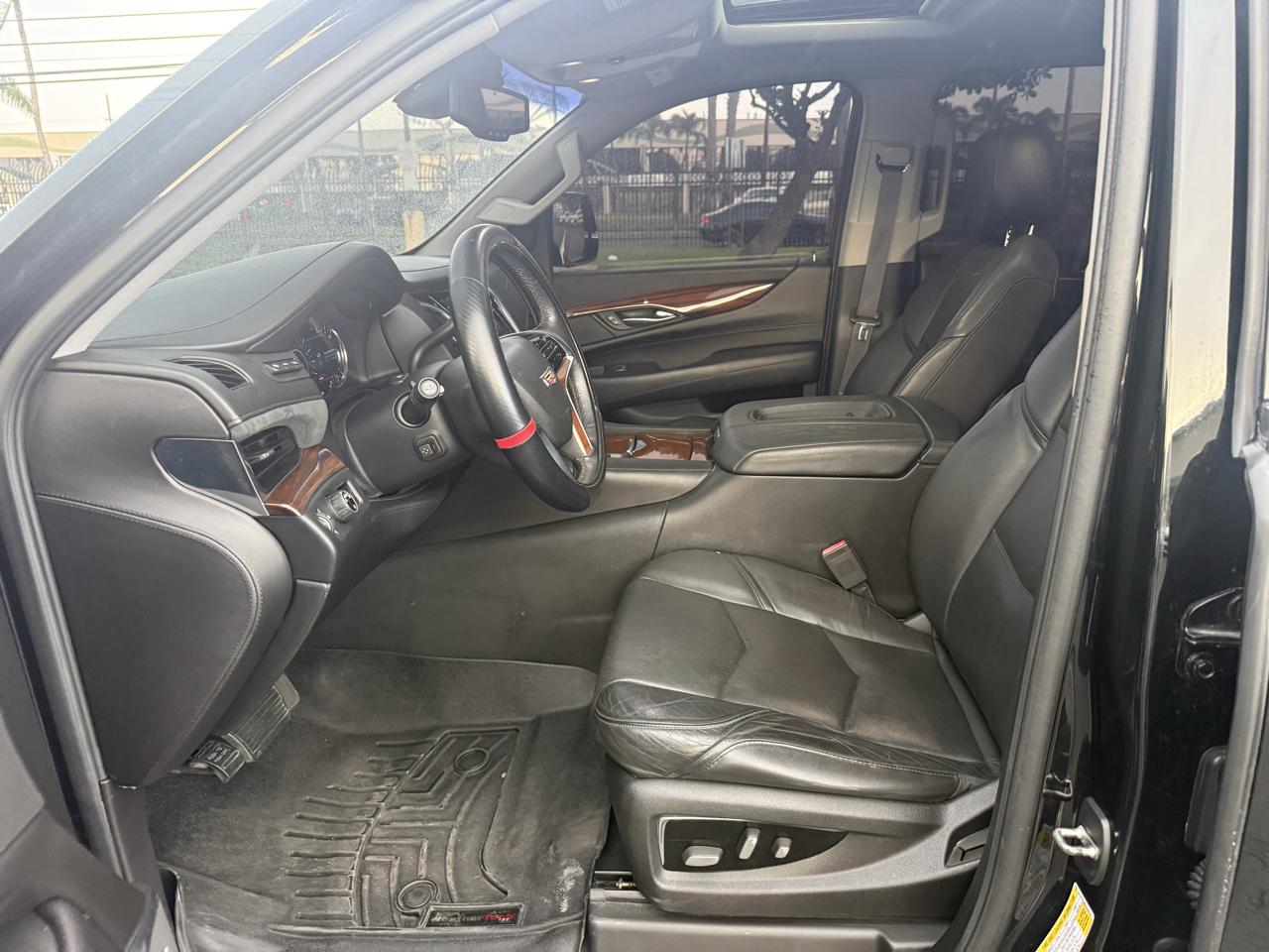 Cadillac Escalade Luxury 2WD 2016