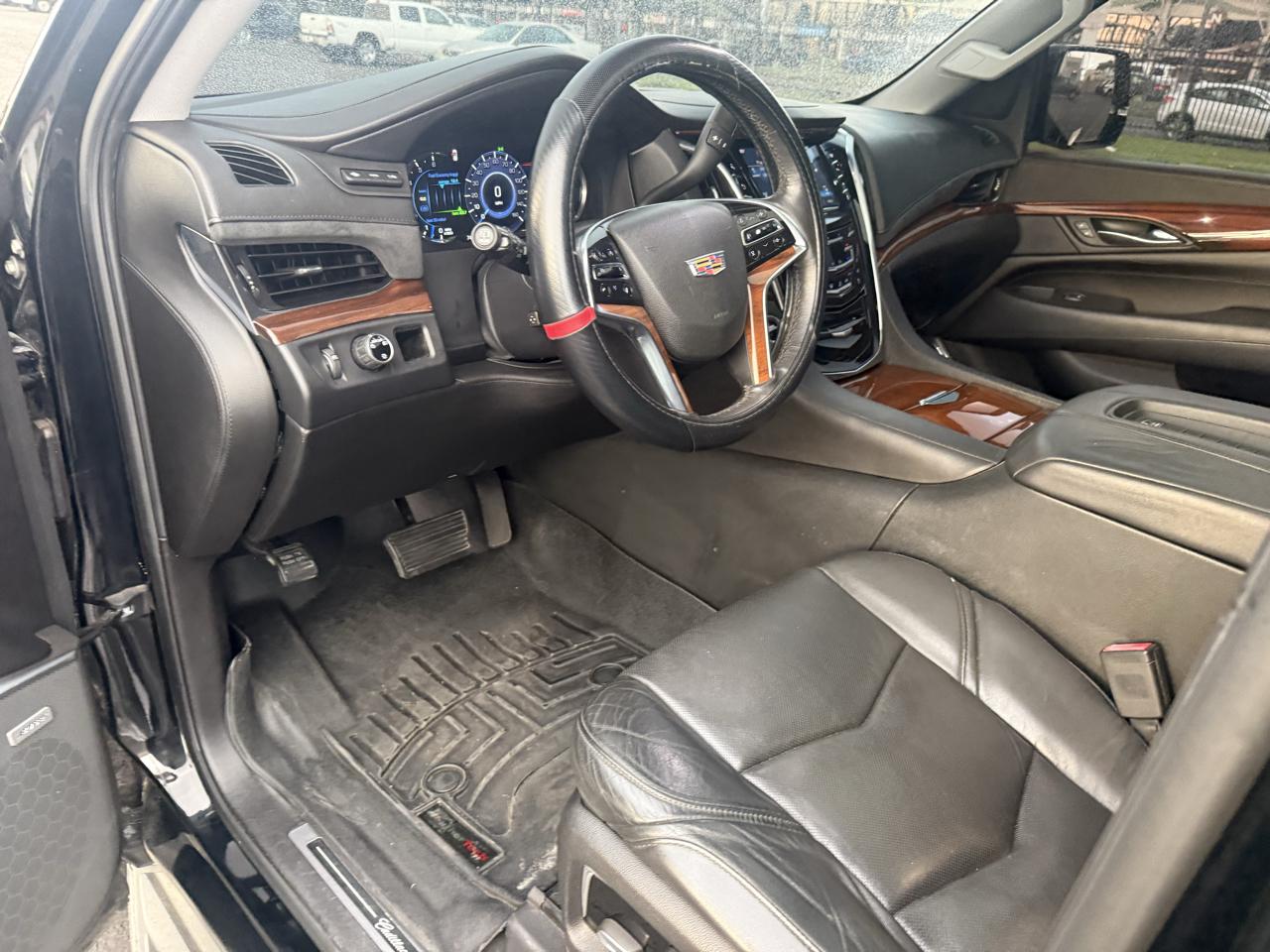 Cadillac Escalade Luxury 2WD 2016