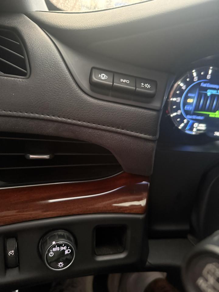 Cadillac Escalade Luxury 2WD 2016