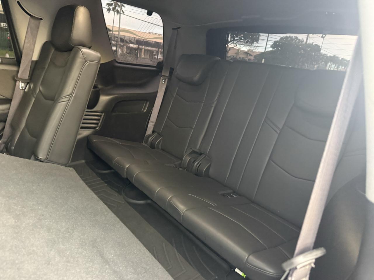 Cadillac Escalade Luxury 2WD 2016