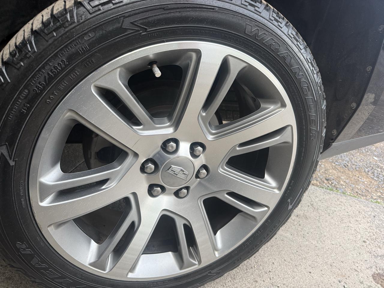 Cadillac Escalade Luxury 2WD 2016