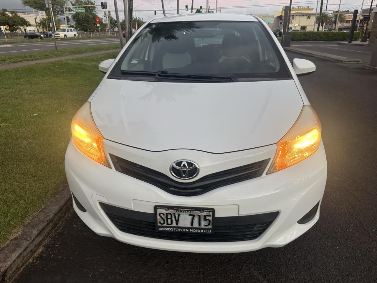 Toyota Yaris LE 4D Hatchback 2014