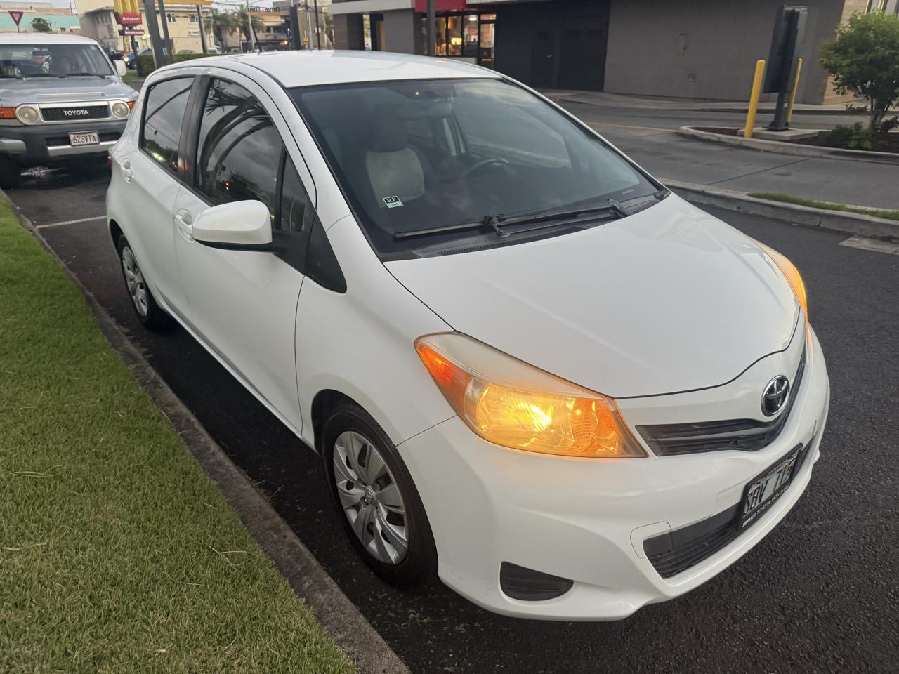 Toyota Yaris LE 4D Hatchback 2014