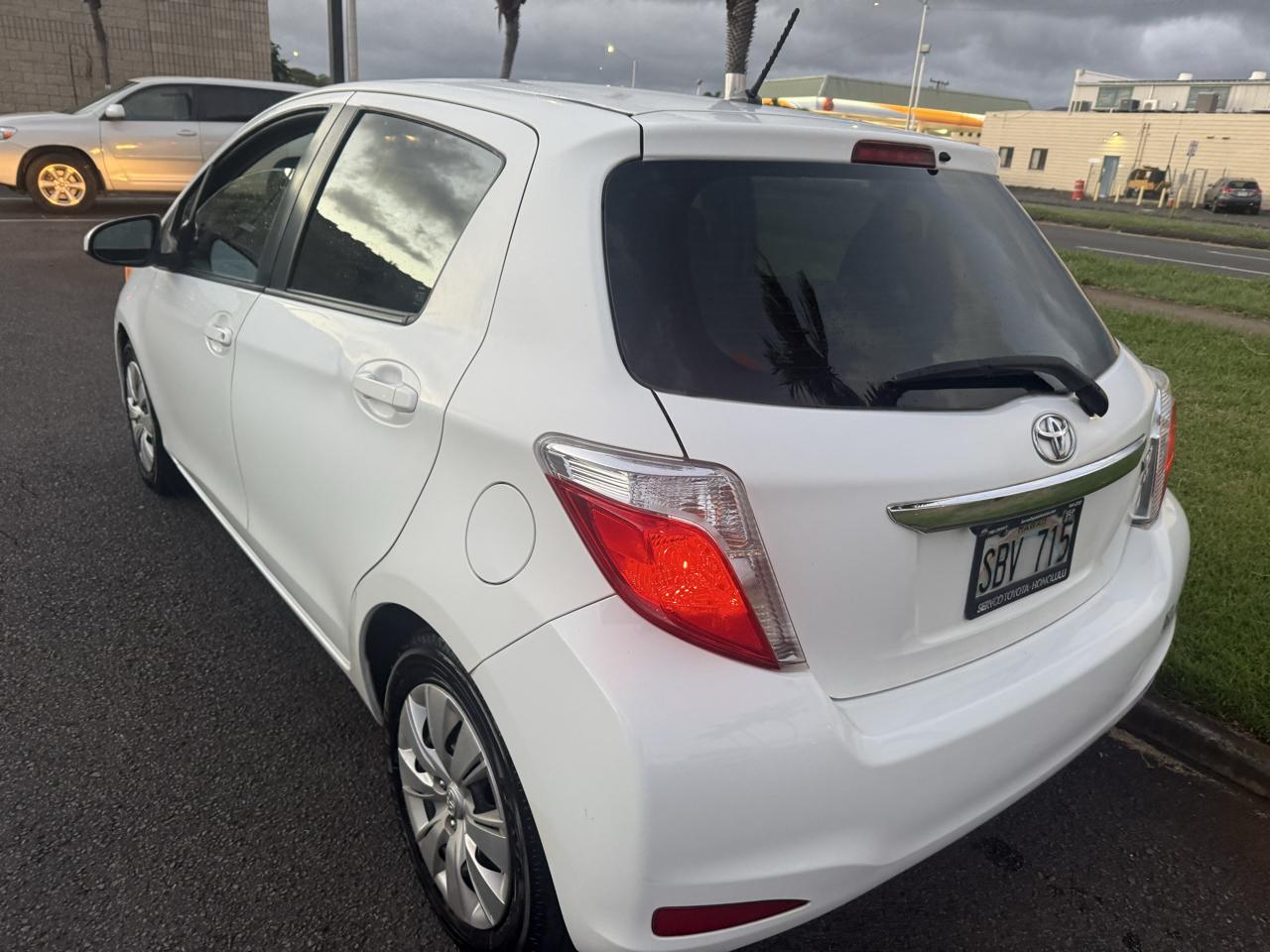 Toyota Yaris LE 4D Hatchback 2014