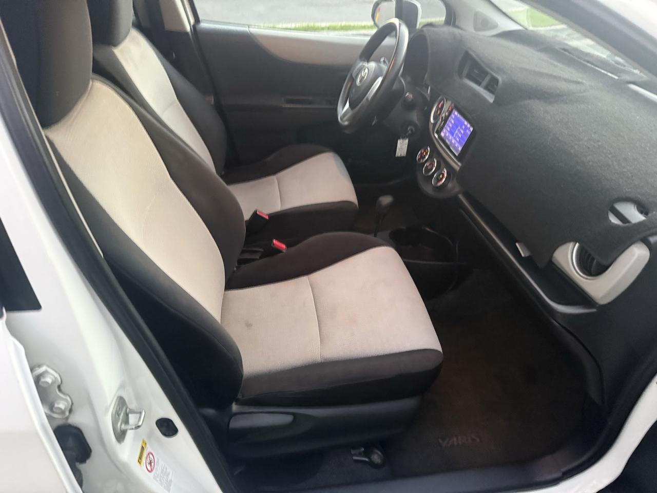 Toyota Yaris LE 4D Hatchback 2014