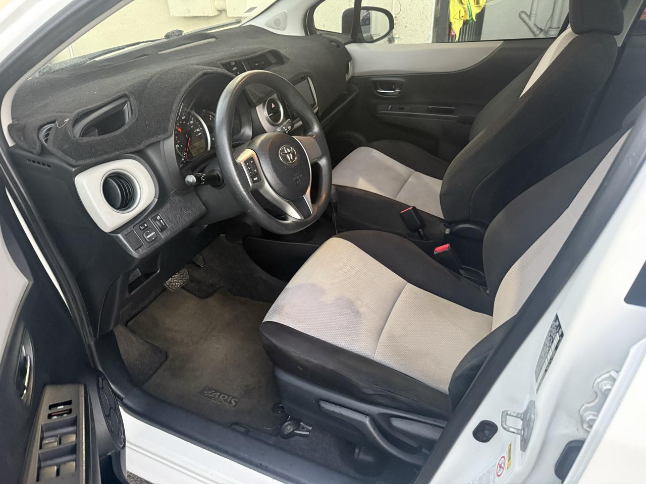 Toyota Yaris LE 4D Hatchback 2014