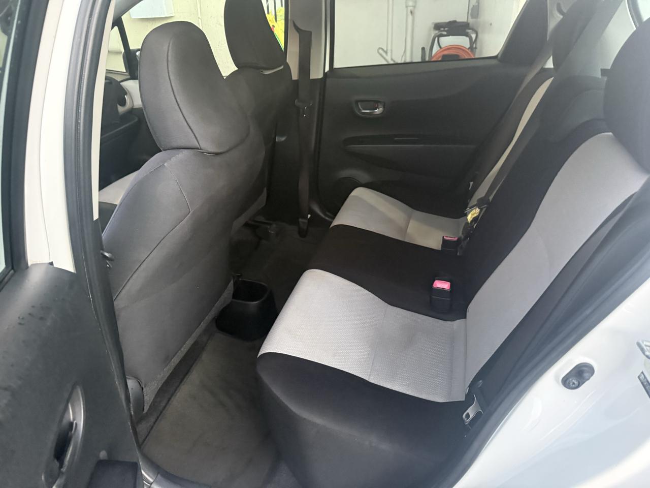 Toyota Yaris LE 4D Hatchback 2014